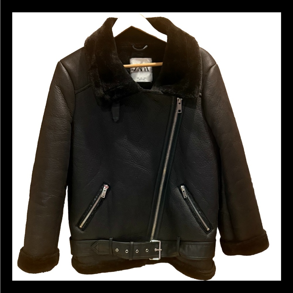 ZARA Black Faux Leather and Fur Moto Biker Jacket Size Large